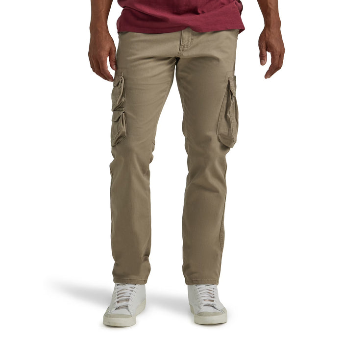 Pantalón cargo Wrangler® para hombre, elástico, de pierna cónica y corte regular.