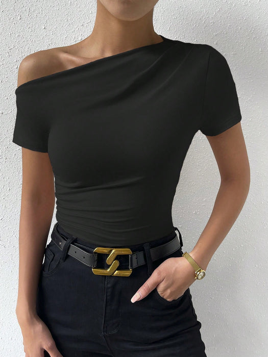 SHEIN Xyvia Camiseta fruncida de cuello asimétrico liso