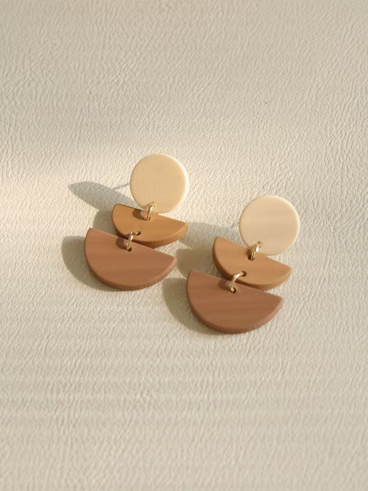 Pendientes colgantes con diseño de semicírculo y láminas redondas, estilo retro