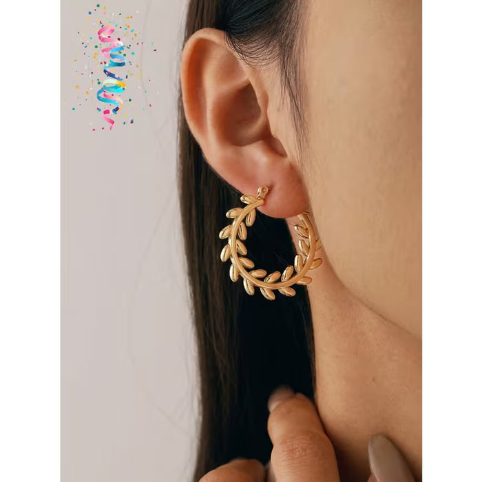1 Par de Aretes Circulares , Huecos en Acero Inoxidable con diseño Minimalista