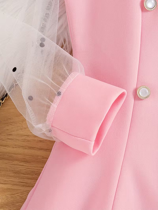 Un elegante vestido de manga larga para niñas, cuello y combinación de malla
