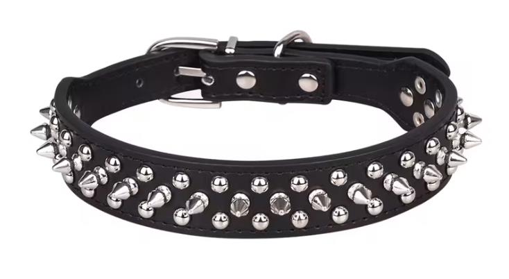 Collar para perro vintage de cuero sintético con púas metálicas