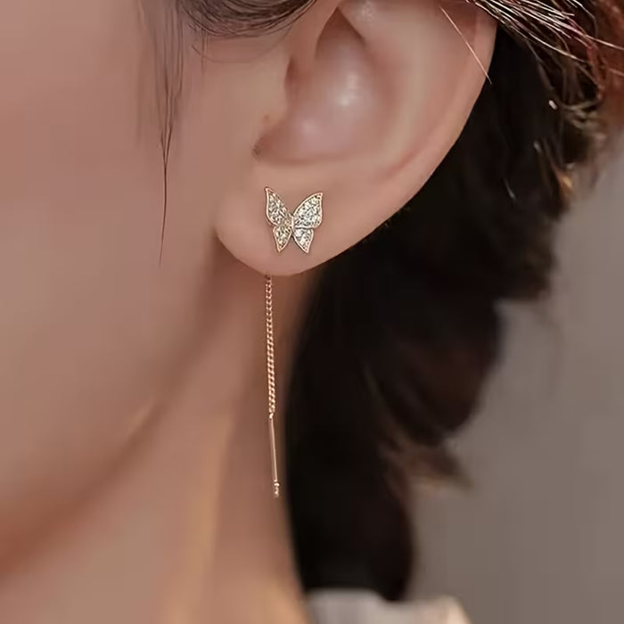 Un par de aretes clásicos franceses versátiles y modernos de estilo europeo