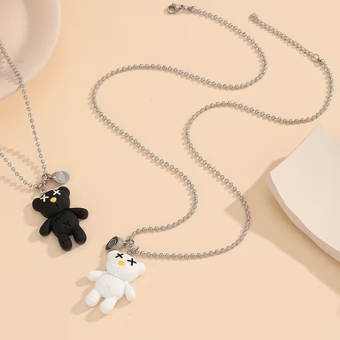 Set de 2 Collares para Pareja de Ositos con Forma de Corazón que Brillan en la Oscuridad