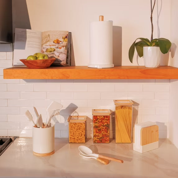 Reposacucharas de cerámica moderno de Thyme & Table con mango de bambú