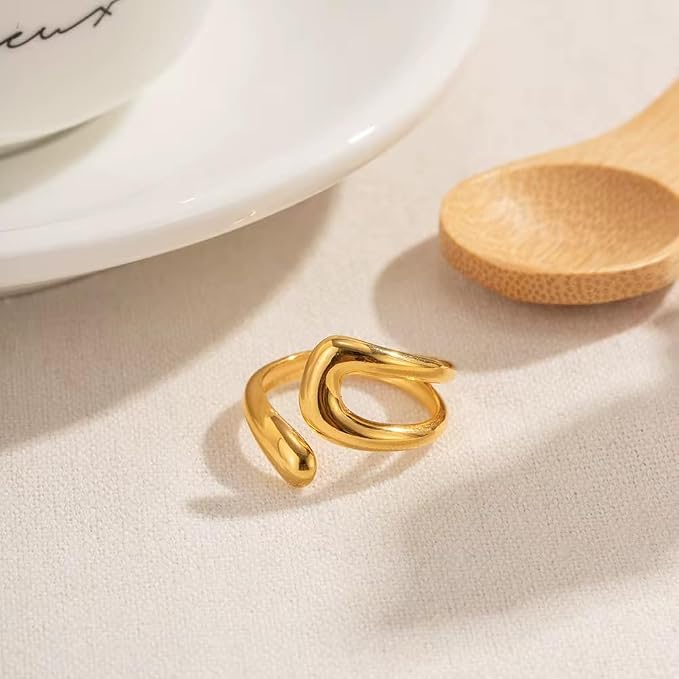Anillo abierto con un diseño moderno y abstracto; ajustable y elegante - Quierox - Tienda Online