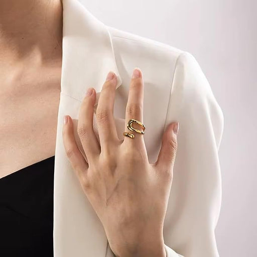 Anillo abierto con un diseño moderno y abstracto; ajustable y elegante - Quierox - Tienda Online