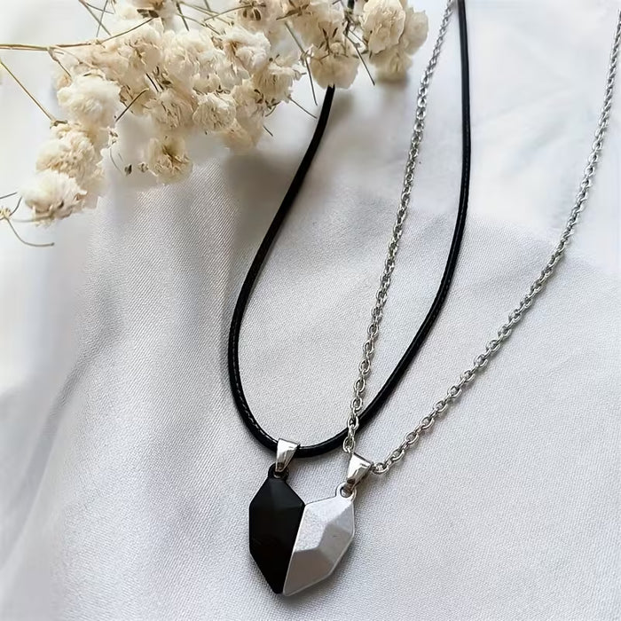 1 Par de Collares de Pareja Magnéticos en Forma de Corazón