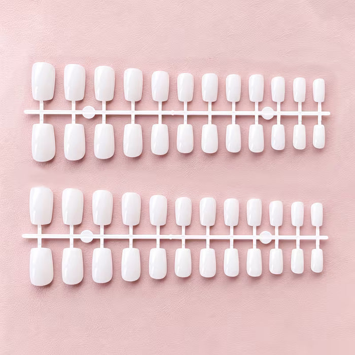 24 pcs de uñas postizas cuadradas medianas, diseño sólido blanco porcelana