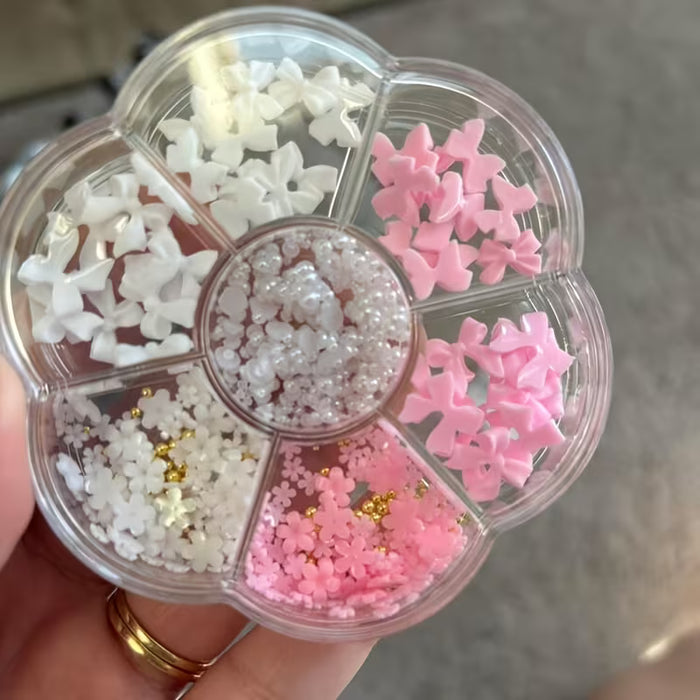 SHEIN Kit de Decoraciones para Uñas con Lazo Floral 3D, con Acentos Rosados y Blancos