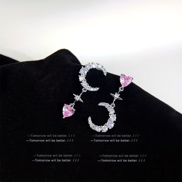 Pendientes Asimétricos de Luna de Amor: Una Mezcla de Dulzura y Frescura
