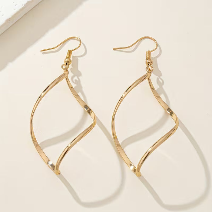 2 de aretes de mujer con forma de calabaza de metal hueca, ondulada y curva