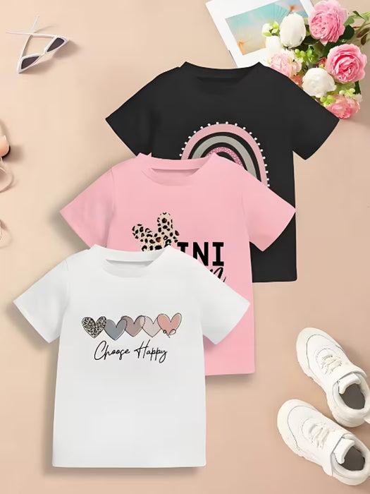 Un conjunto de tres camisetas con estampado de dibujos animados lindos