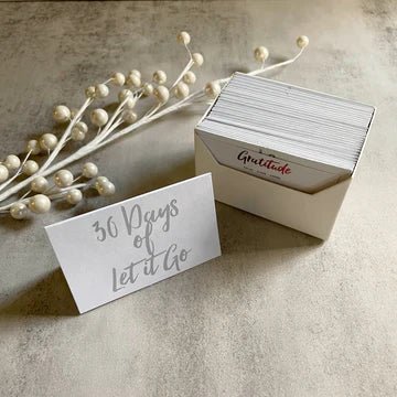 Card Deck - 30 días de dejarlo ir (en ingles) - Quierox - Tienda Online