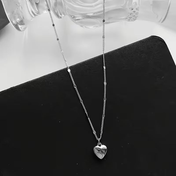 1pc Collar Elegante con Colgante de Corazón - Cadena Delicada