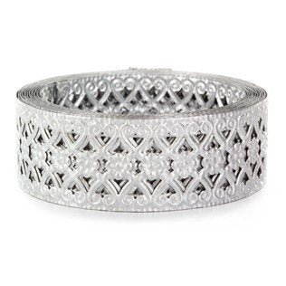 Cinta de metal chapada en zinc de 1 1/4" con desplazamiento de flores - Quierox - Tienda Online