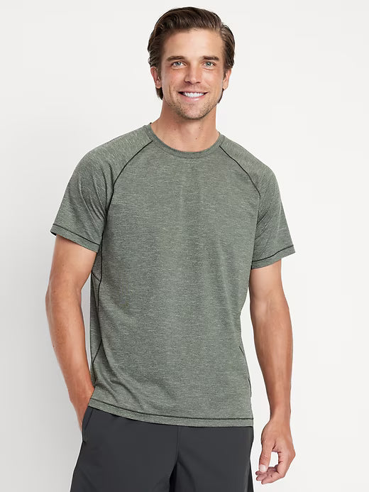 Old Navy Camiseta ajustada de alto rendimiento con ventilación