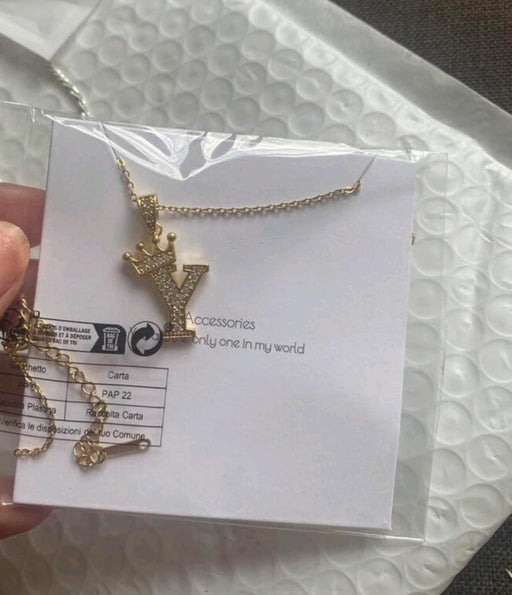 Collar con colgante de corona LETRA Y - Quierox - Tienda Online