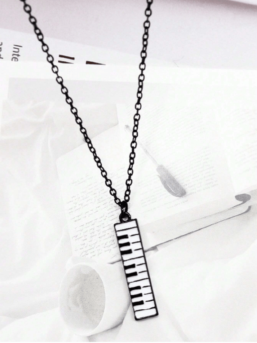 Collar con colgante de tecla de piano en blanco y negro - Quierox - Tienda Online
