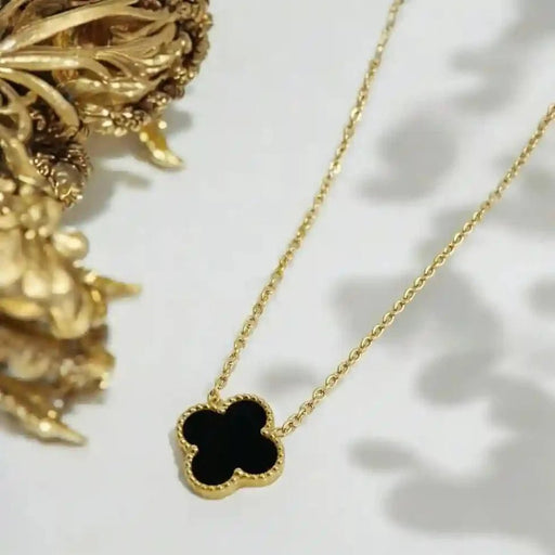 Collar con colgante de trébol negro - Quierox - Tienda Online