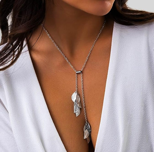 Collar con colgante largo de hojas - Quierox - Tienda Online