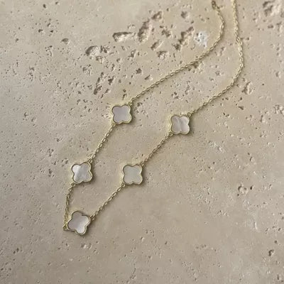 Collar de cadena Adornia trébol madreperla estación trébol, tono dorado - Quierox - Tienda Online