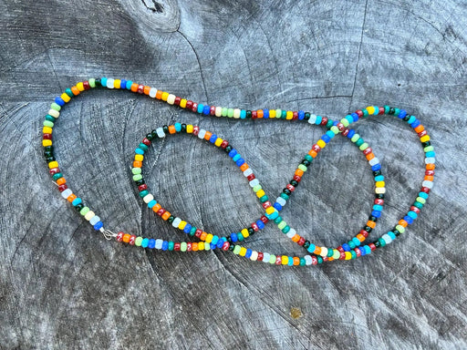 Collar Hippie Love Beads,59 cm de largo. Cuentas de vidrio de colores - Quierox - Tienda Online