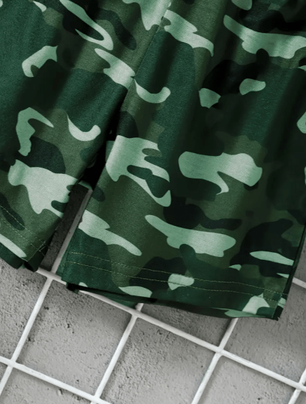 Conjunto de camiseta con estampado de dinosaurio y shorts de camuflaje para niño - Quierox - Tienda Online