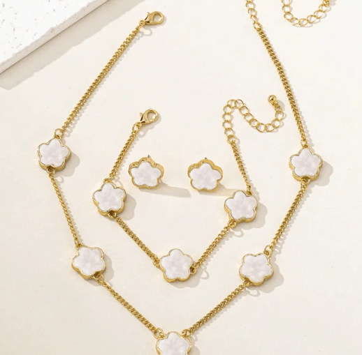 Conjunto De Collar, Pulsera Y Aretes De Flor De Aleación Trébol De La Suerte - Quierox - Tienda Online