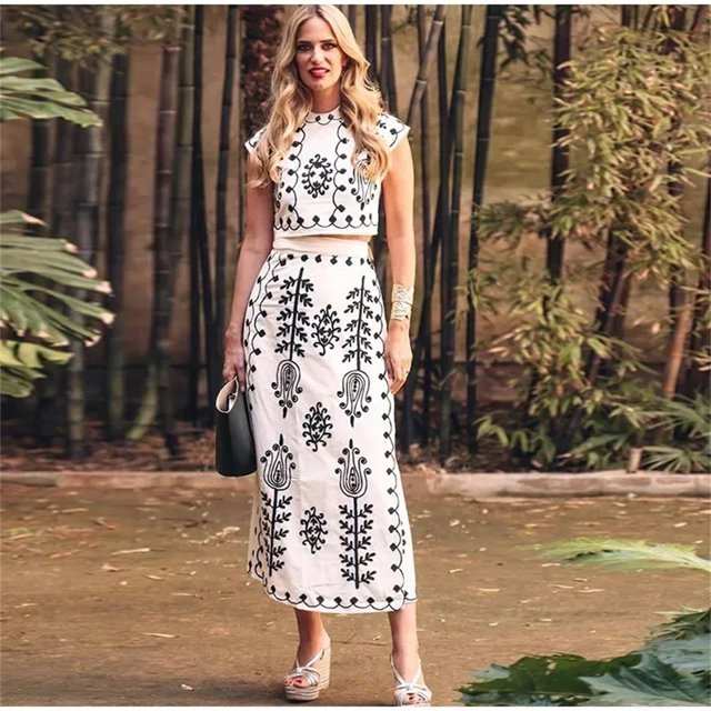 Conjunto de dos piezas bordado elegante: top y falda pareo - Quierox - Tienda Online