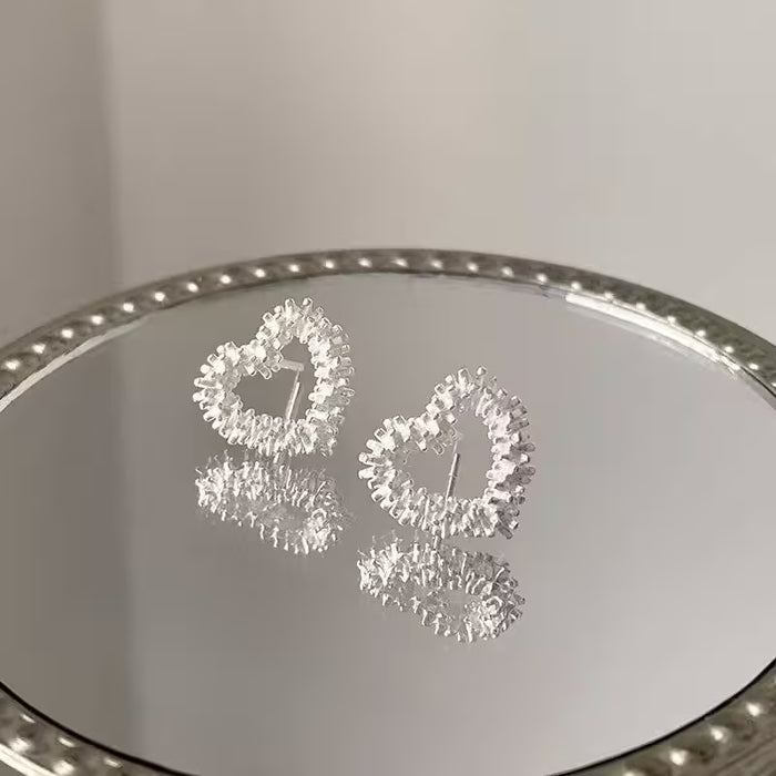 Pendientes de corazón calado con tachón para mujer