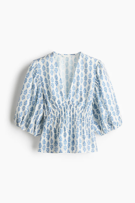 H&M Blusa con cuello en V Estampado blanco/azul
