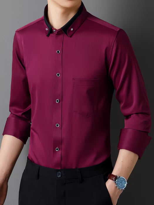 Camisa de hombre de color azul claro con cuello negro, manga larga, botones, estilo casual