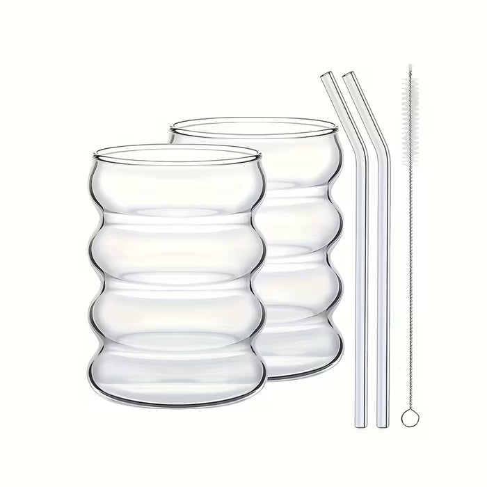 2 vasos de batidos con pajitas ondulados diseño espiral