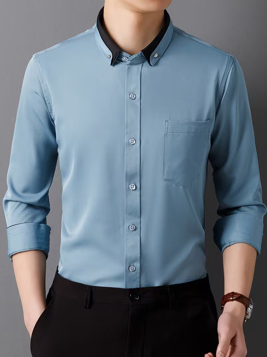 Camisa de hombre de color azul claro con cuello negro, manga larga, botones, estilo casual