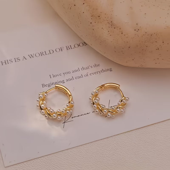 1 par de aretes bonitos, delicados y pequeños, adecuados para mujeres