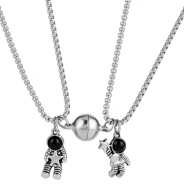 2 piezas (Un par) Collares Colgantes de Astronauta Divertido, Collares Creativos de Estrella para Parejas