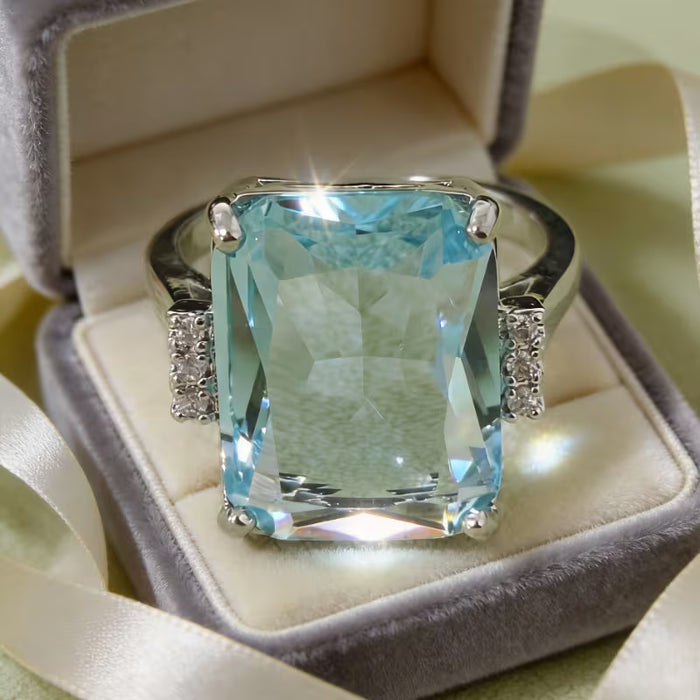 Anillo de compromiso de lujo minimalista, adecuado para uso diario de mujer