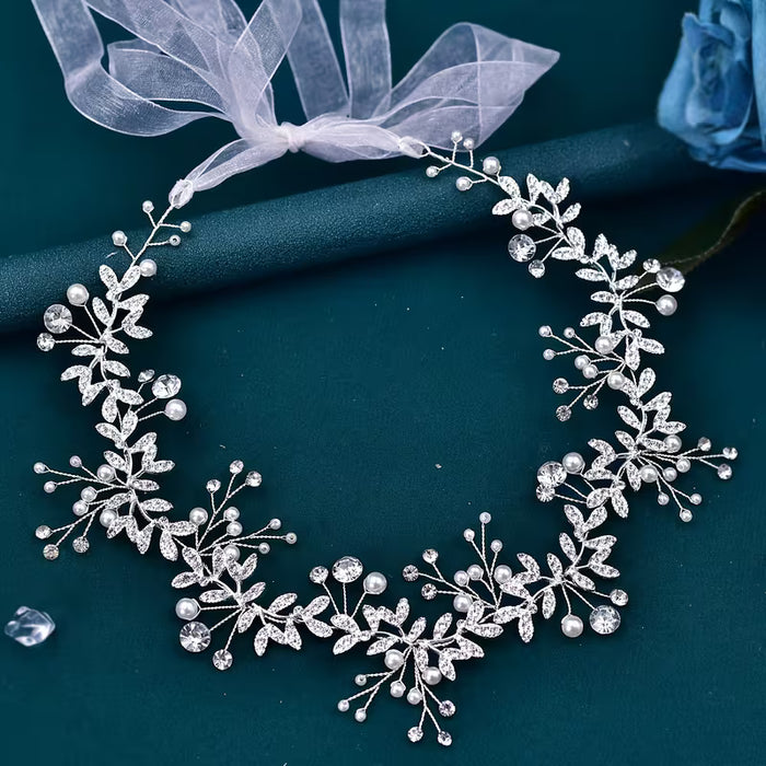 Un lujoso cinturón nupcial de estilo occidental hecho de diamantes sintéticos hechos a mano