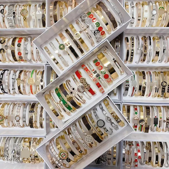 10Pcs de Brazalete para Mujer en Acero Inoxidable 304 ,Caja con diseños aleatorios
