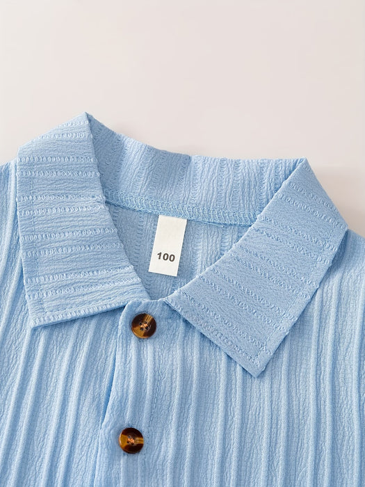 Conjunto de camisa de manga corta con cuello y estampado de olas y pantalón corto casual