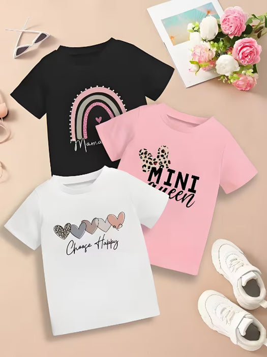 Un conjunto de tres camisetas con estampado de dibujos animados lindos