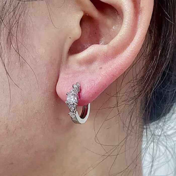 Aretes de aro de cobre de lujo elegante con incrustaciones de circonita