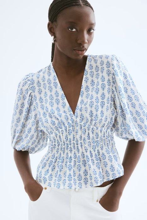 H&M Blusa con cuello en V Estampado blanco/azul