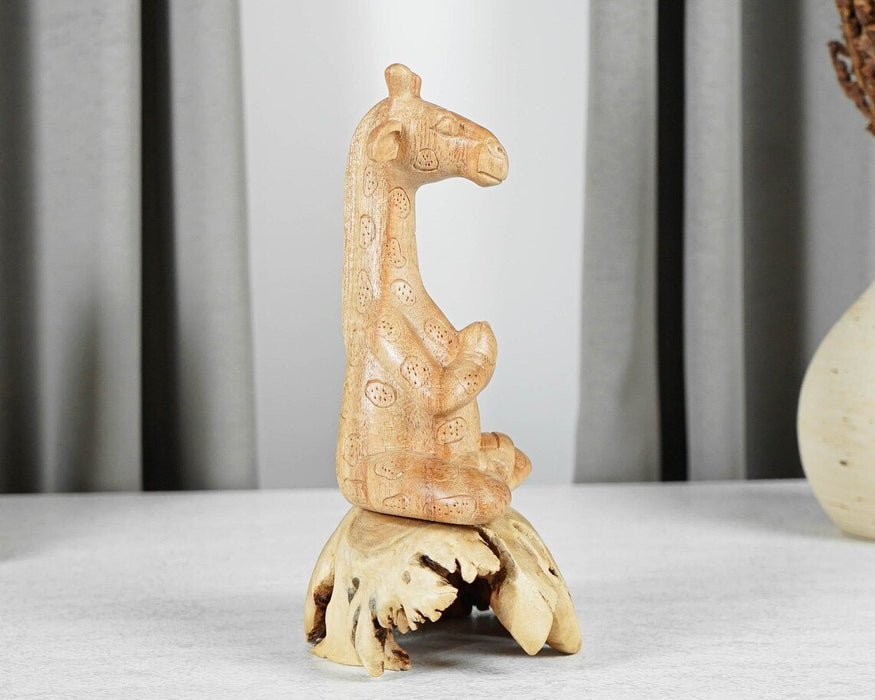 Escultura de jirafa meditando en madera, postura de yoga - Quierox - Tienda Online