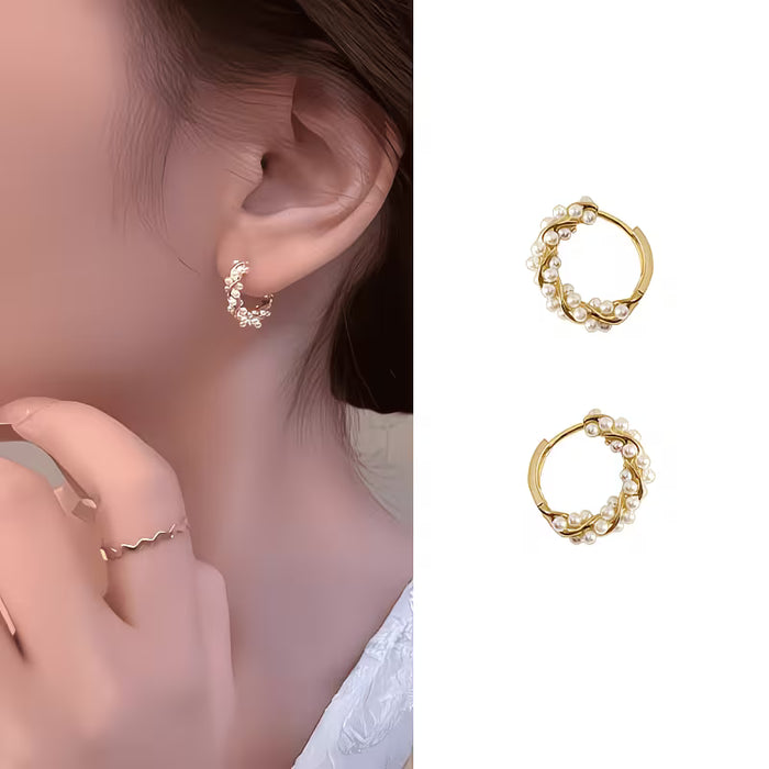1 par de aretes bonitos, delicados y pequeños, adecuados para mujeres