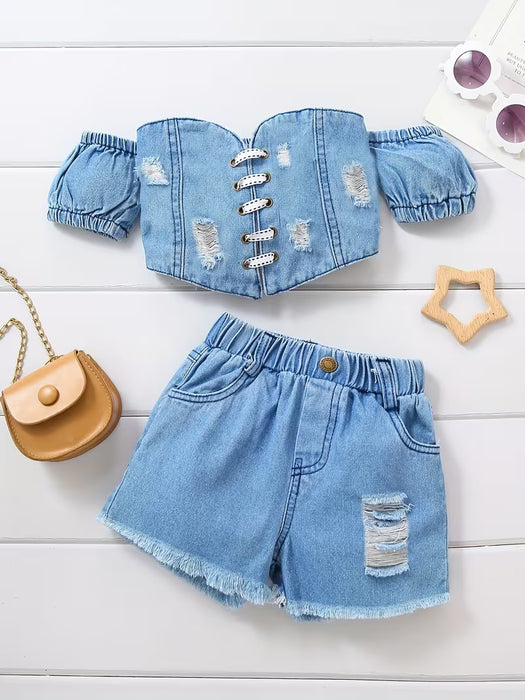 Conjunto de Top Corto de Denim con Hombros Descubiertos y Shorts Desgastados para Niñas