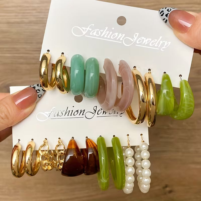 10 Pares De Pendientes De Aro Dorados Con Decoración De Perlas Falsas