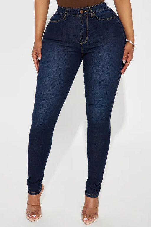 Fashion Nova Vaqueros ajustados de tiro alto y realce de glúteos Classic Charmer, Denim oscuro - Quierox - Tienda Online