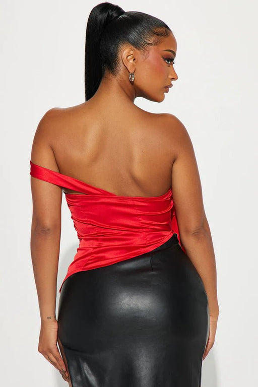 FASHIONNOVA Blusa de satén Belle - Roja - Quierox - Tienda Online